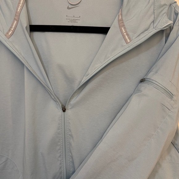 Nike Women’s Lightweight Running Jacket - Size: Medium - Picture 5 of 5